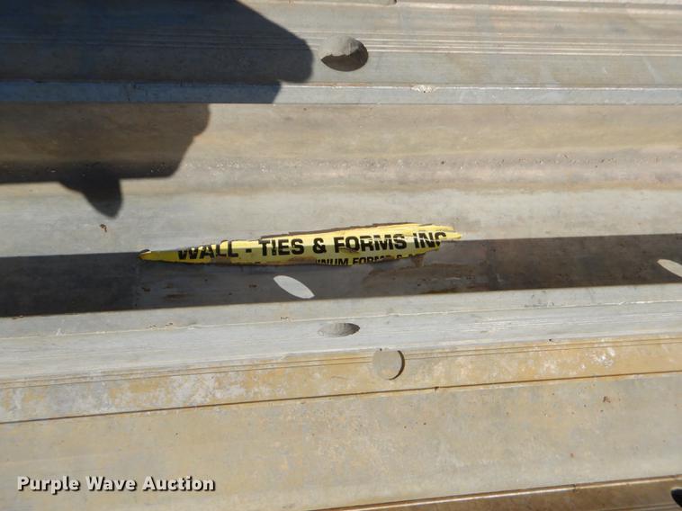 image for item FH9469 Western aluminum concrete corner forms