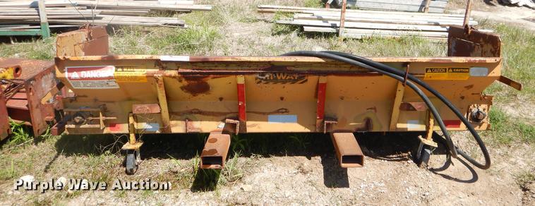 image for item FH9471 (2) tailgate spreaders and arrow board