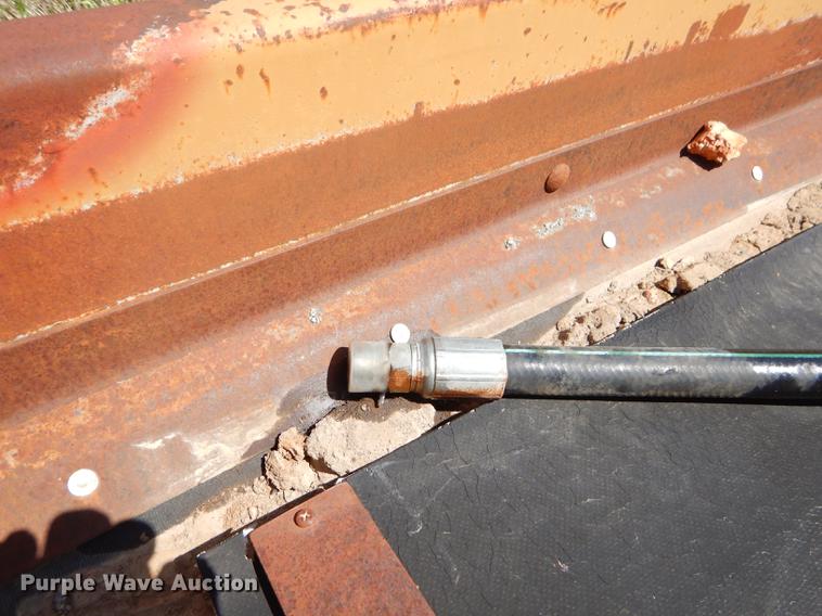 image for item FH9471 (2) tailgate spreaders and arrow board