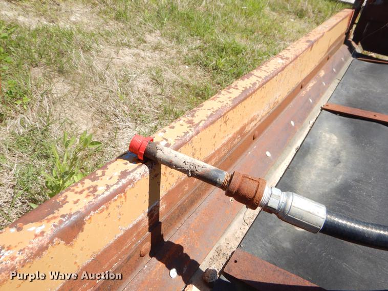 image for item FH9471 (2) tailgate spreaders and arrow board