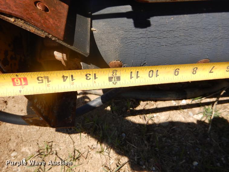 image for item FH9471 (2) tailgate spreaders and arrow board