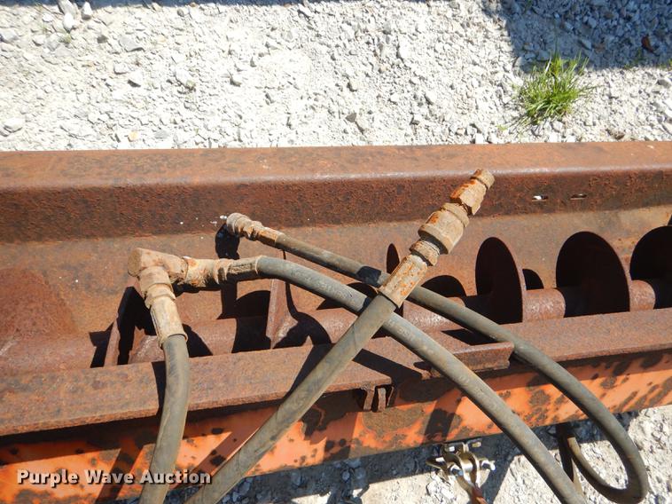 image for item FH9471 (2) tailgate spreaders and arrow board