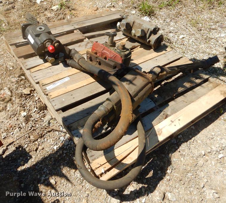 image for item FH9475 (4) pumps