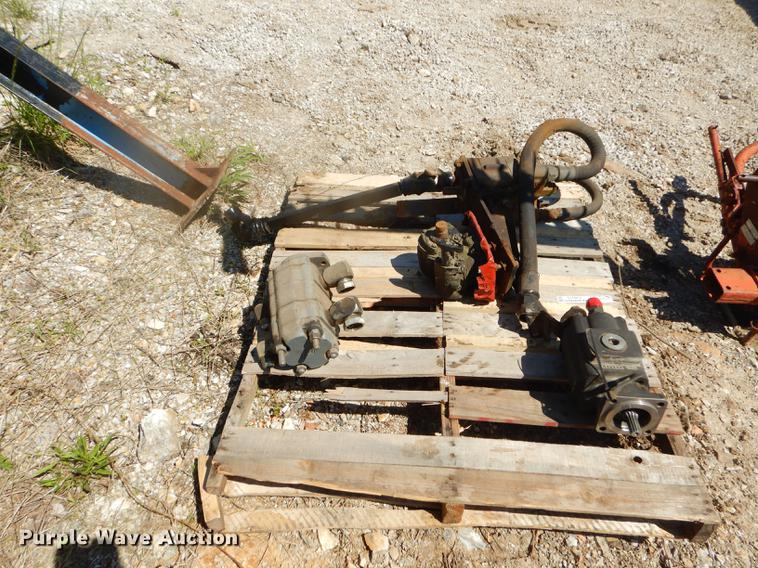 image for item FH9475 (4) pumps