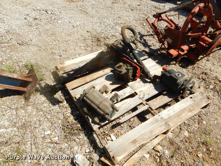 image for item FH9475 (4) pumps