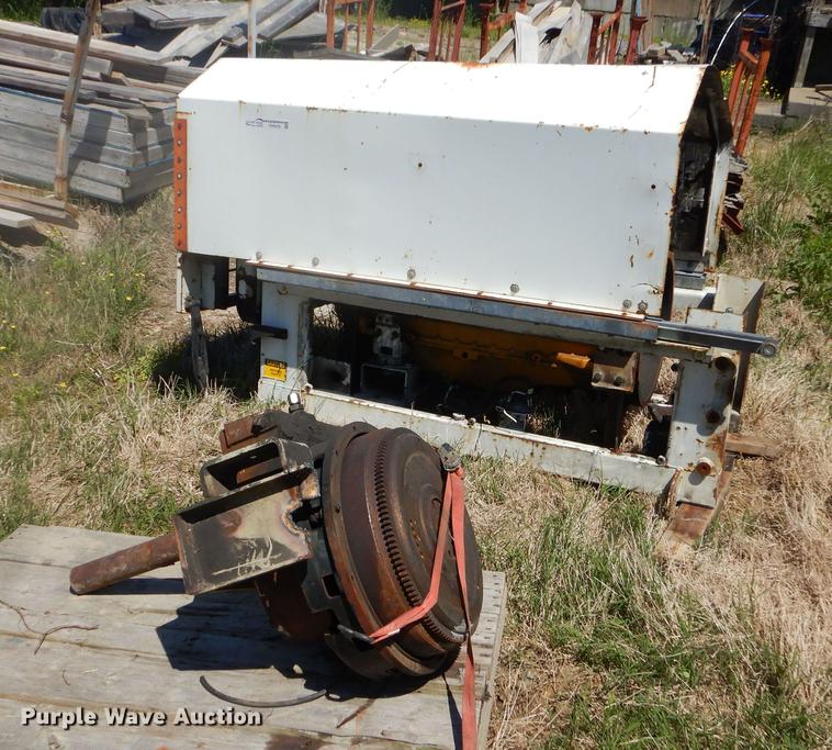 image for item FH9476 Four cylinder diesel engine