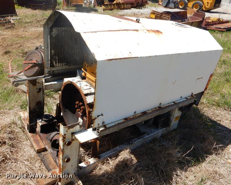 image for item FH9476 Four cylinder diesel engine