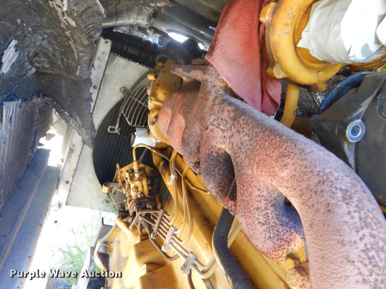 image for item FH9476 Four cylinder diesel engine