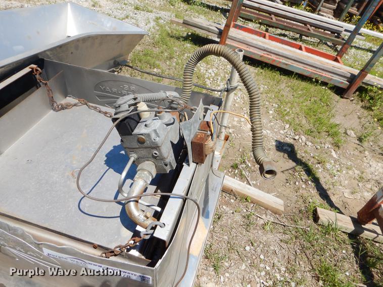 image for item FH9478 Approximately 8 heaters