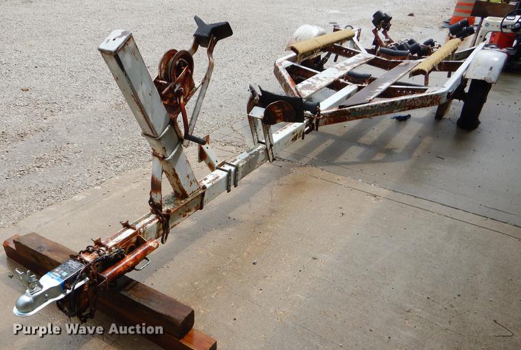 image for item FH9488 1977 Mercury outboard gas engine