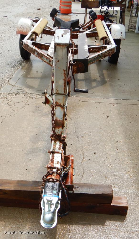 image for item FH9488 1977 Mercury outboard gas engine