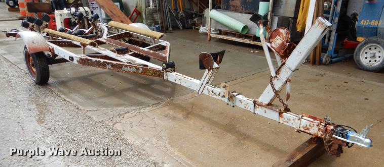 image for item FH9488 1977 Mercury outboard gas engine