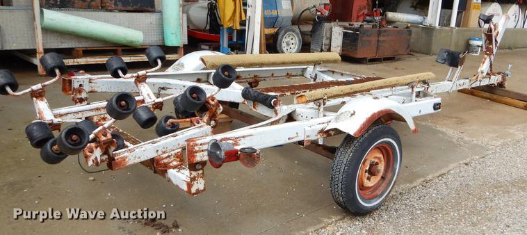 image for item FH9488 1977 Mercury outboard gas engine