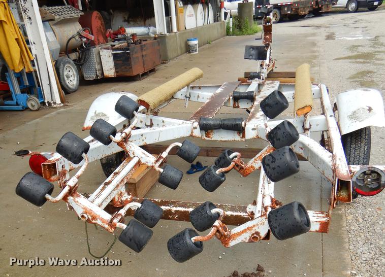 image for item FH9488 1977 Mercury outboard gas engine