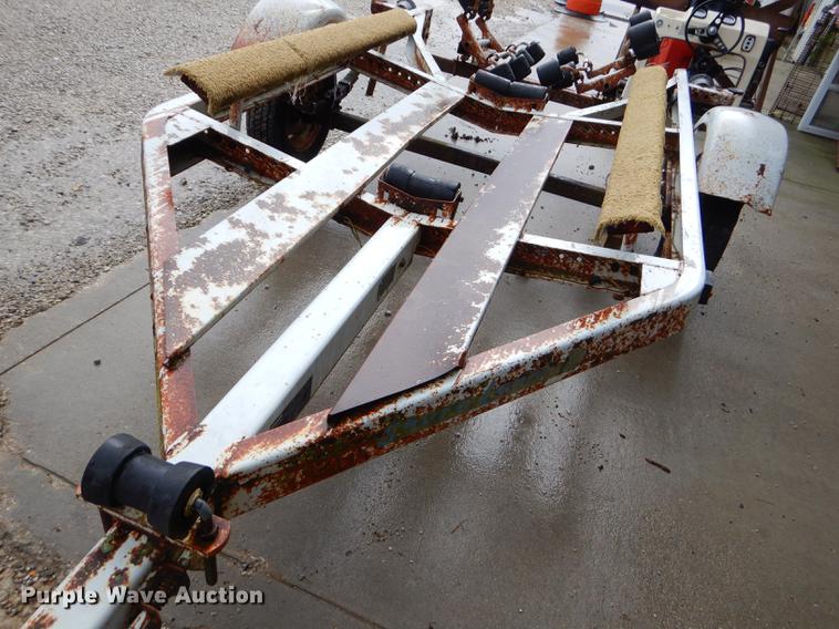 image for item FH9488 1977 Mercury outboard gas engine