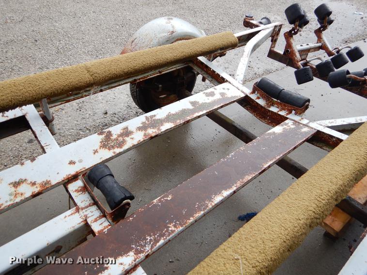 image for item FH9488 1977 Mercury outboard gas engine