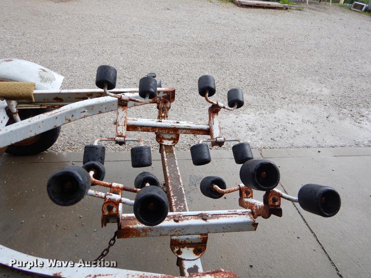 image for item FH9488 1977 Mercury outboard gas engine