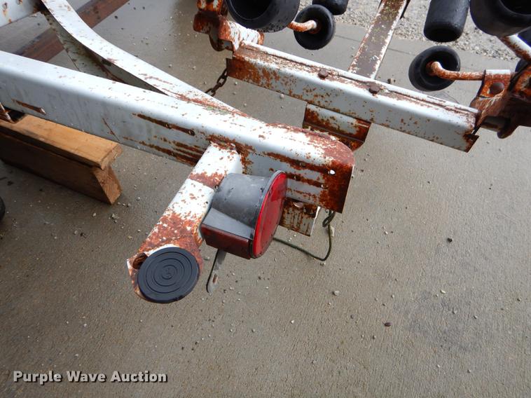 image for item FH9488 1977 Mercury outboard gas engine