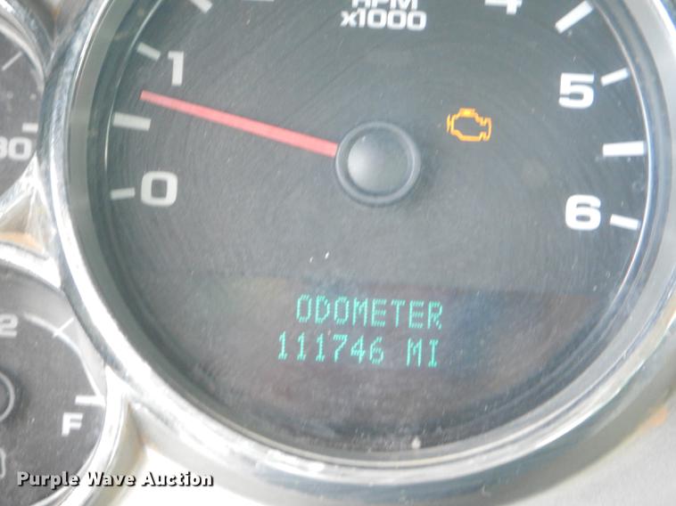 image for item FH9490 2007 Chevrolet Silverado 3500 flatbed pickup truck