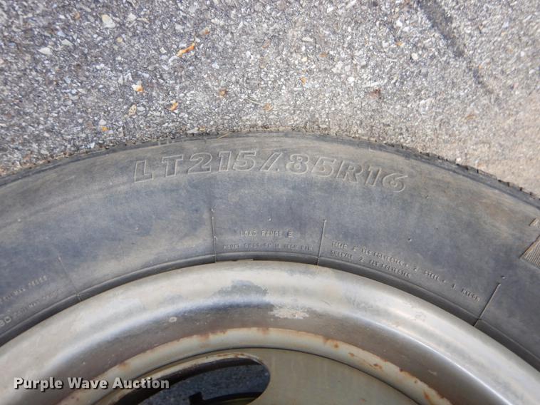 image for item FH9490 2007 Chevrolet Silverado 3500 flatbed pickup truck