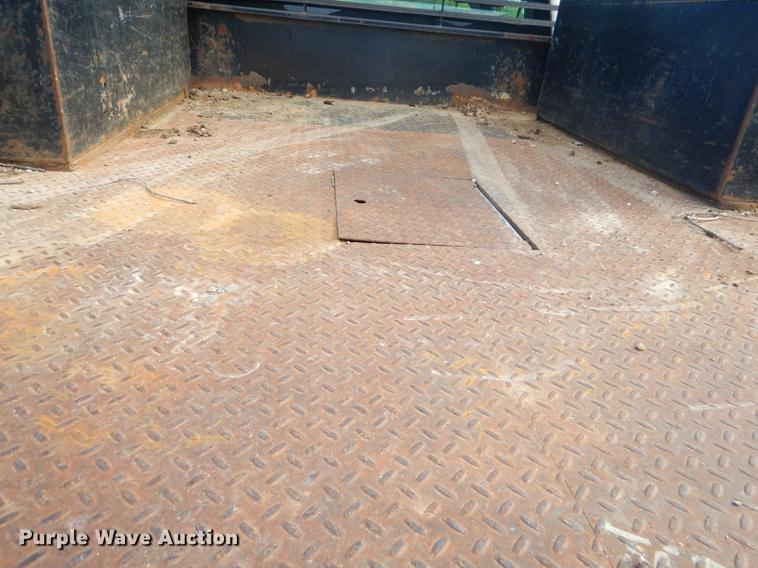 image for item FH9490 2007 Chevrolet Silverado 3500 flatbed pickup truck