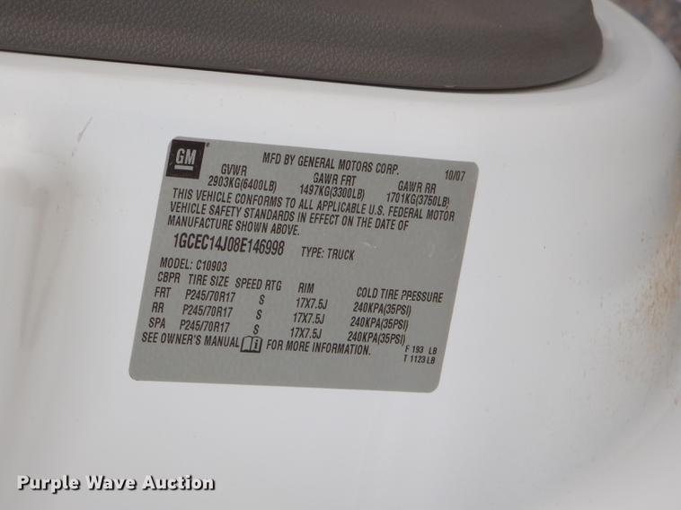 image for item FH9490 2007 Chevrolet Silverado 3500 flatbed pickup truck