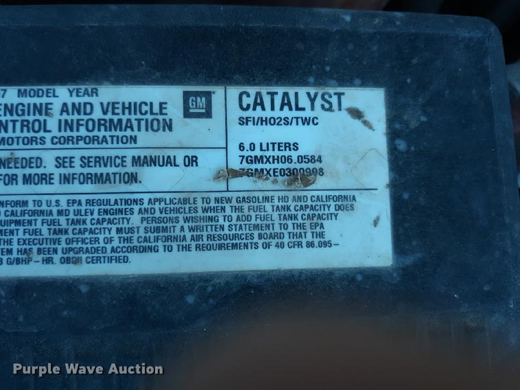 image for item FH9490 2007 Chevrolet Silverado 3500 flatbed pickup truck