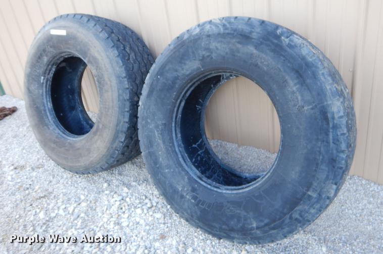 image for item FH9493 (2) 425/65R22.5 tires