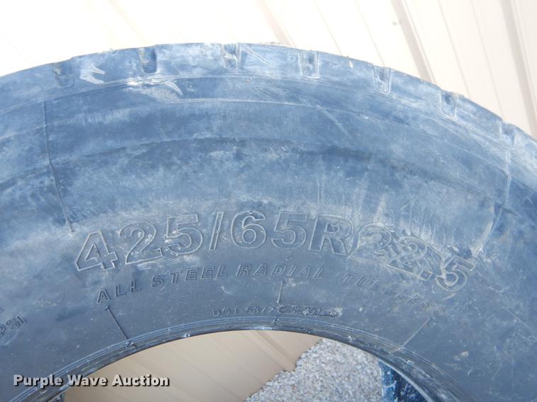 image for item FH9493 (2) 425/65R22.5 tires