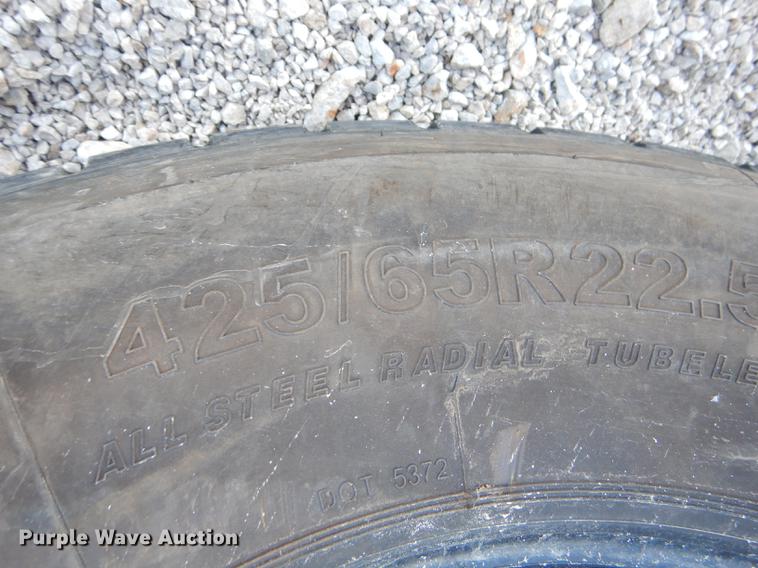 image for item FH9493 (2) 425/65R22.5 tires