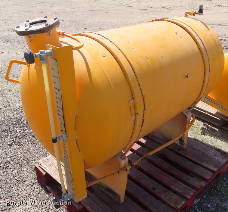  3 Aluminum Water Tanks In Manhattan KS Item FJ9100 Sold Purple Wave