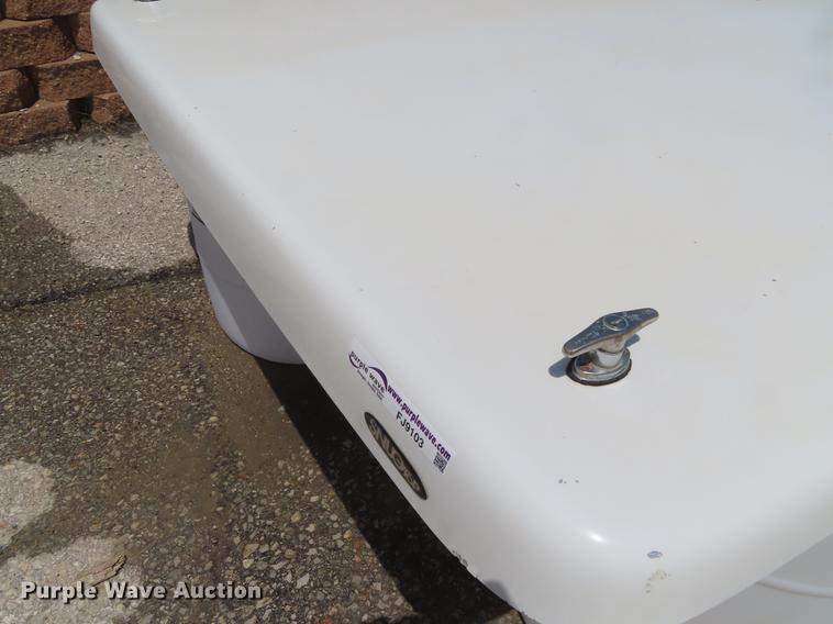 image for item FJ9103 Snugtop fiberglass bed cover