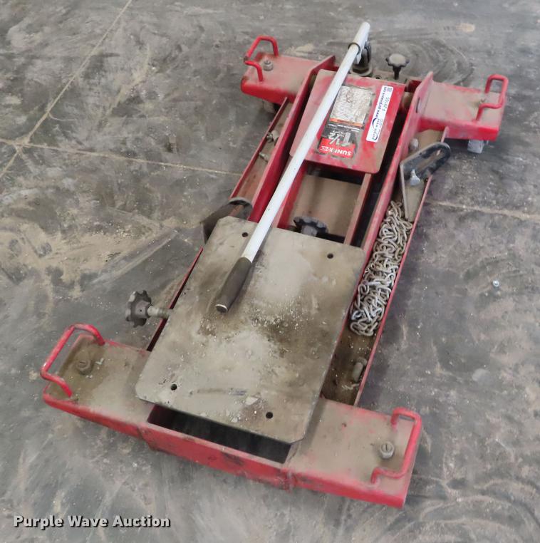 Sunex transmission jack in De Soto, KS Item FJ9105 sold Purple Wave