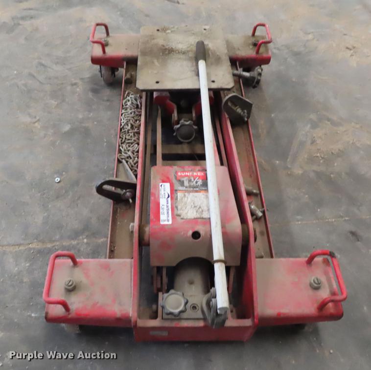 Sunex transmission jack in De Soto, KS Item FJ9105 sold Purple Wave