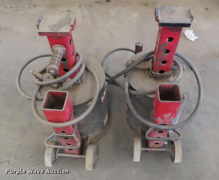 image for item FJ9110 (2) Gray TAJS-2000 pneumatic jack stands