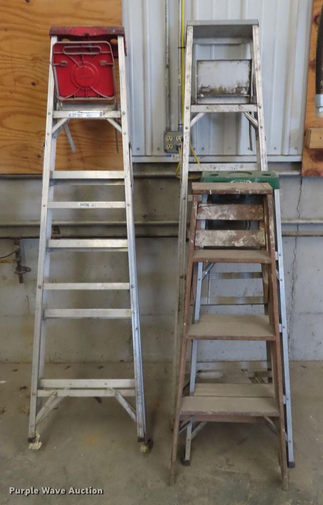 image for item FJ9116 (4) step ladders