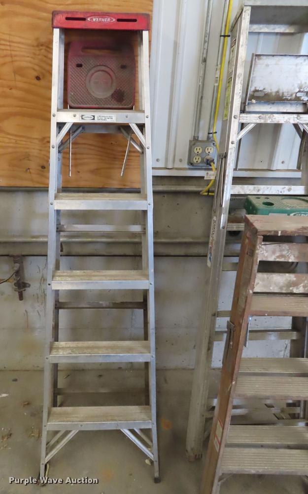 image for item FJ9116 (4) step ladders
