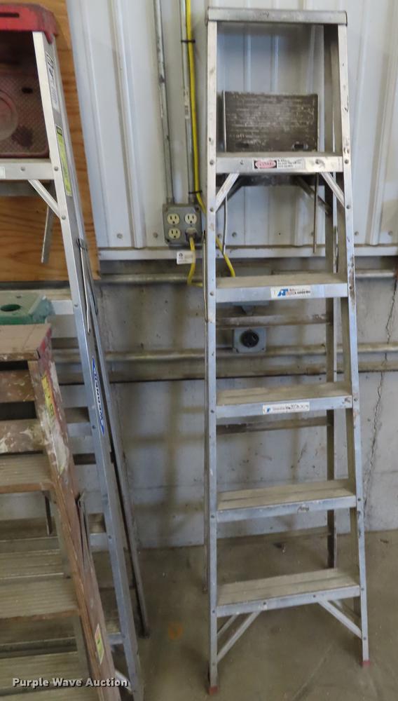 image for item FJ9116 (4) step ladders