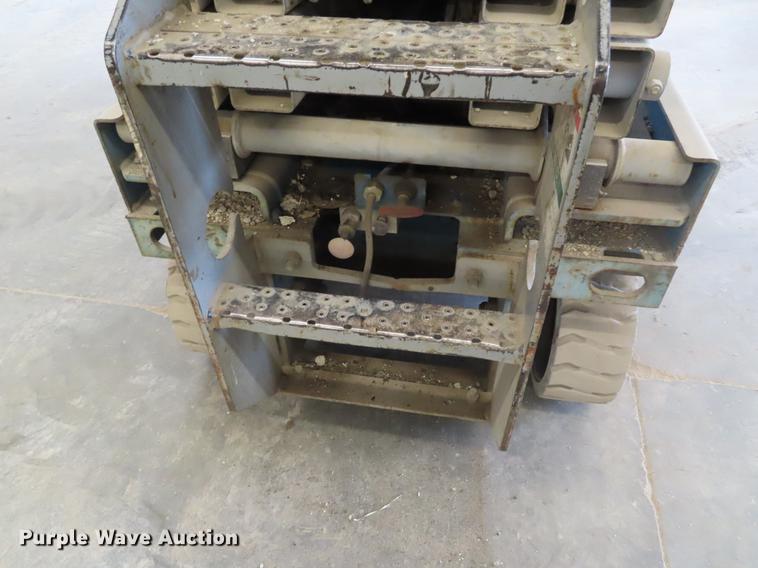 image for item FJ9117 2004 Genie GS1930 scissor lift