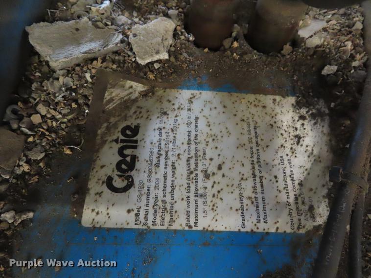 image for item FJ9117 2004 Genie GS1930 scissor lift