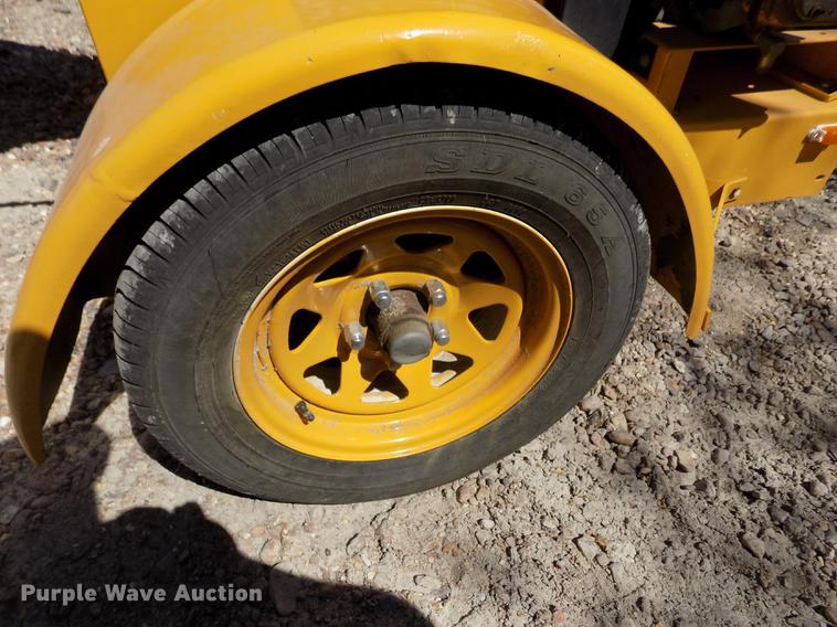 image for item FN9500 Powertek 727 wood chipper