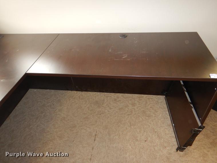 image for item FQ9773 (6) L-shaped desks