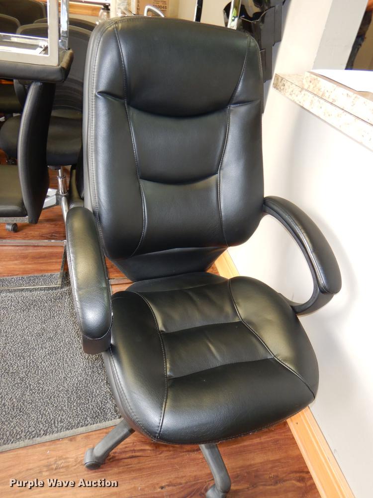 image for item FQ9792 (16) chairs