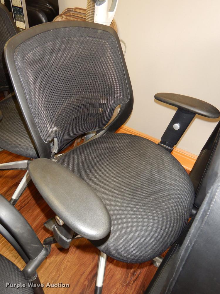 image for item FQ9792 (16) chairs