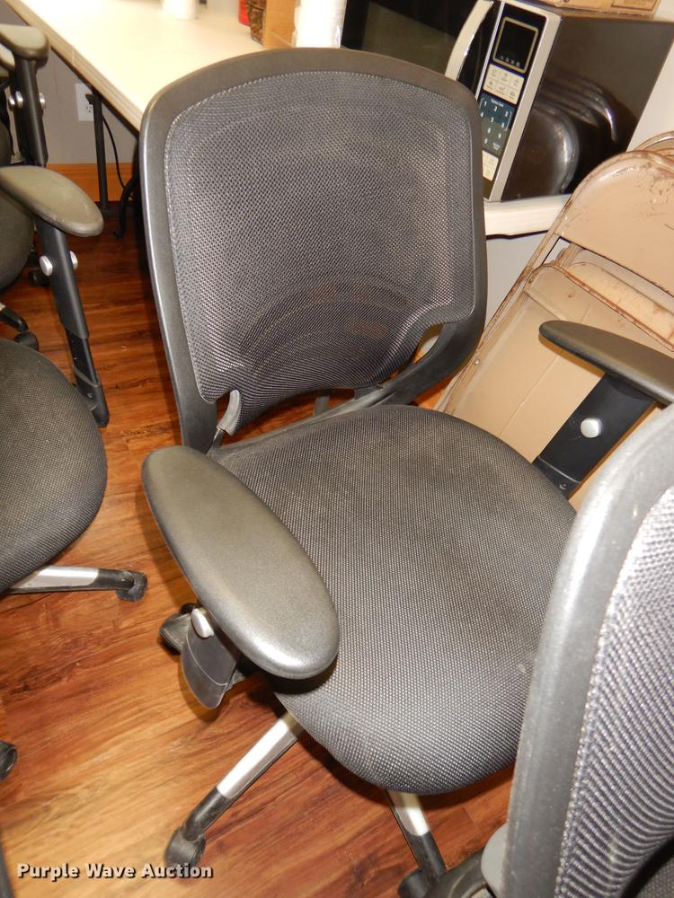 image for item FQ9792 (16) chairs