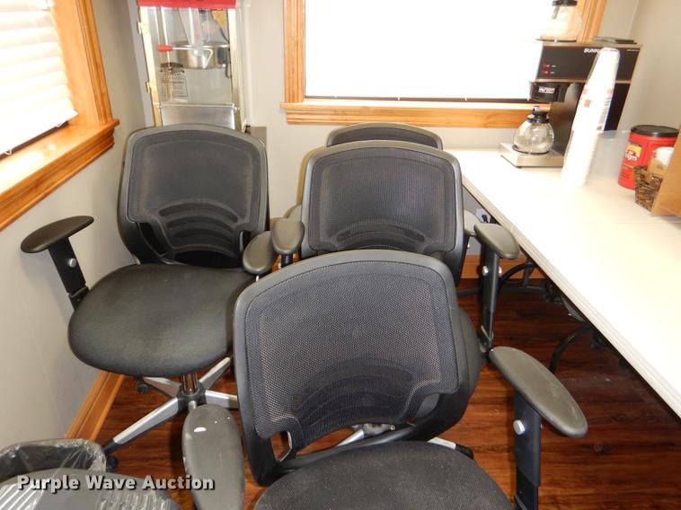 image for item FQ9792 (16) chairs