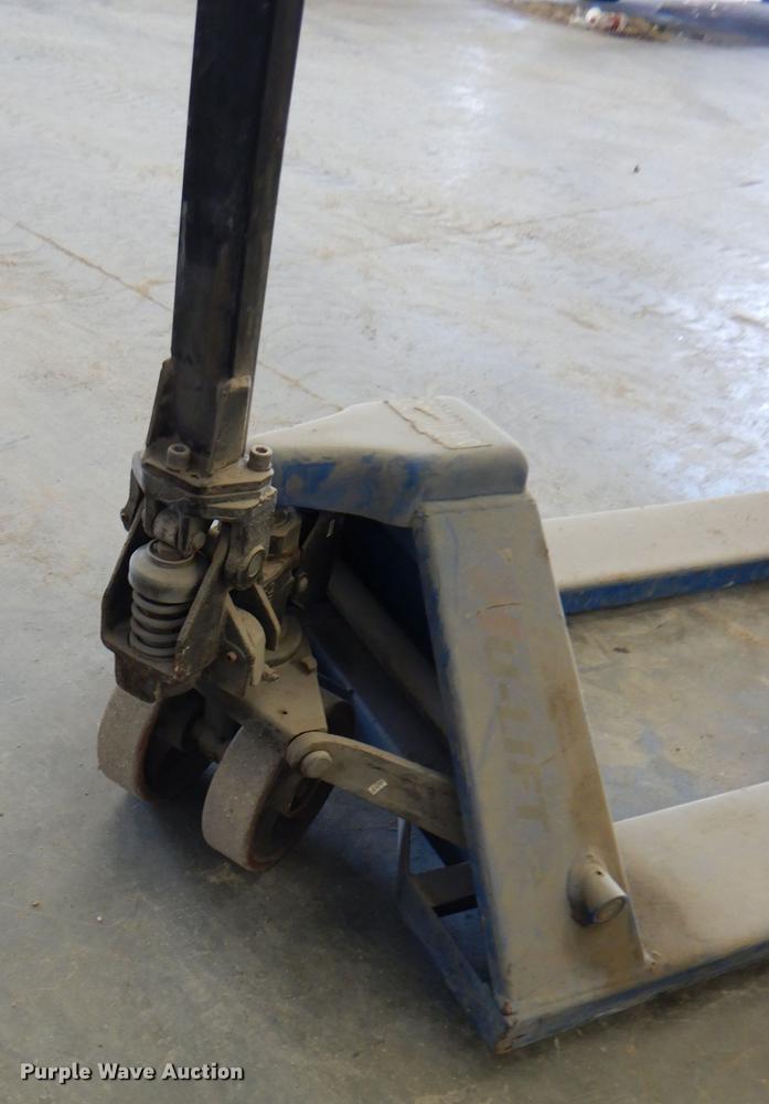 image for item FQ9795 Pallet jack