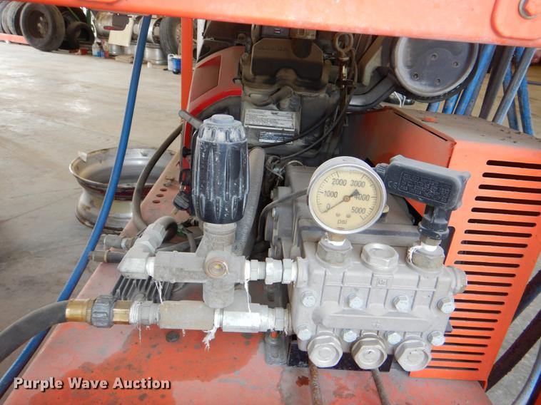 image for item FQ9796 Grizzly Easy-Kleen pressure washer