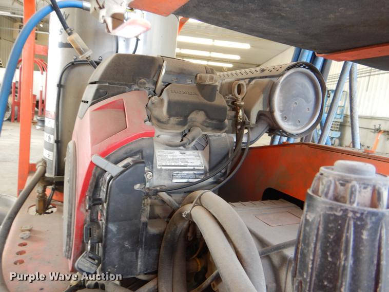 image for item FQ9796 Grizzly Easy-Kleen pressure washer