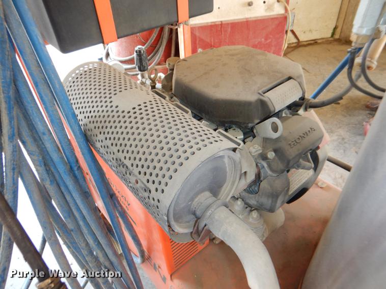 image for item FQ9796 Grizzly Easy-Kleen pressure washer